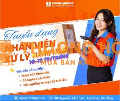4 Nhân viên xử lý hàng hoá tại Bưu Cục