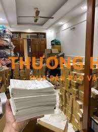 Bên mình cần nhân viên : đóng gói , kiểm hàng