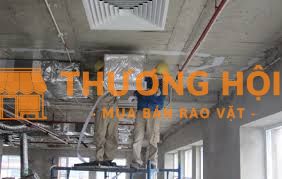 Thợ thi công lắp đặt hệ thống điều hoà không khí