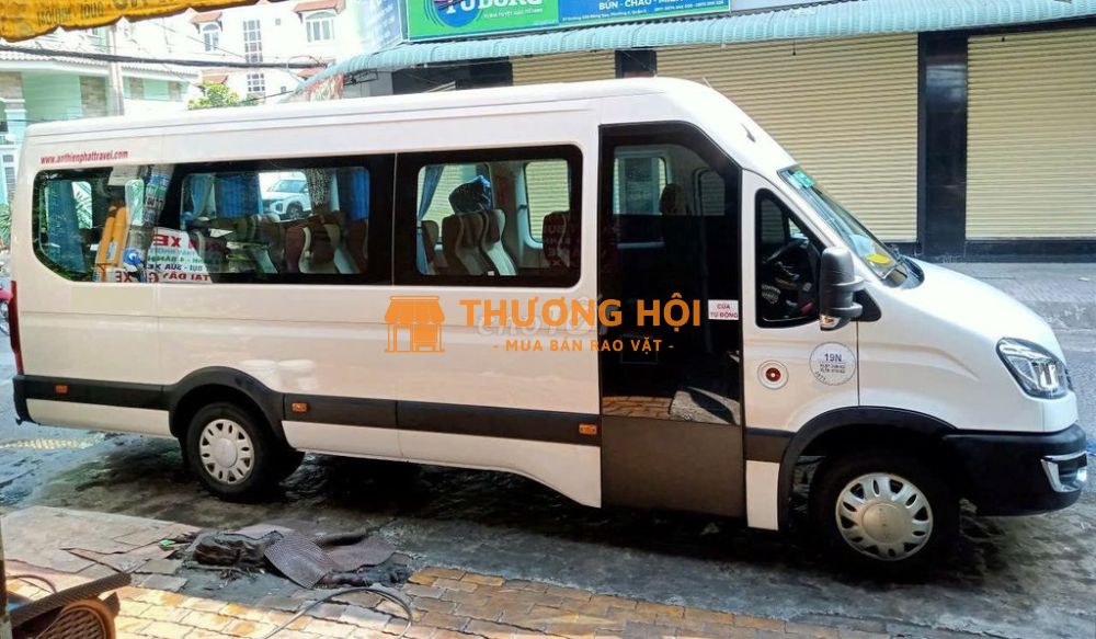 Cần bán xe IVECO PLUS 19 chỗ màu trắng chính chủ