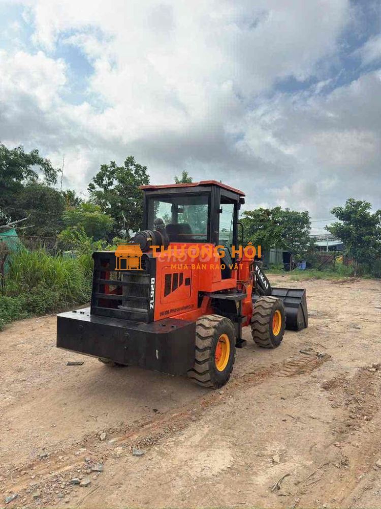 xúc lật gầu 8 tấc -số tự động cầu dầu