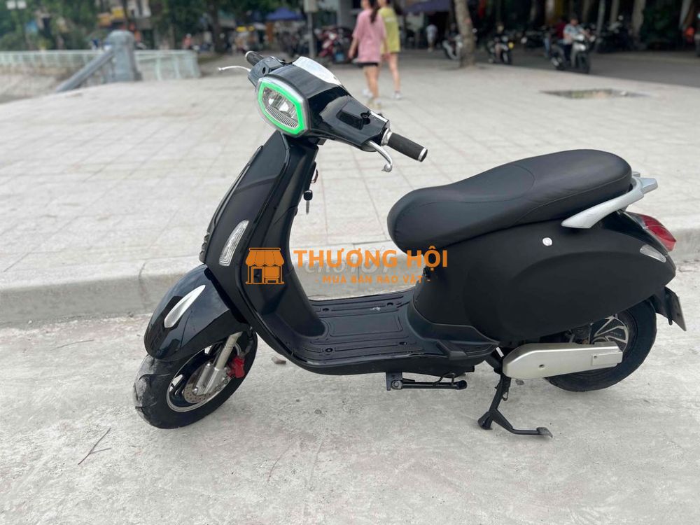 vespa đen vuông đầy đủ biển đăng ký hà nội