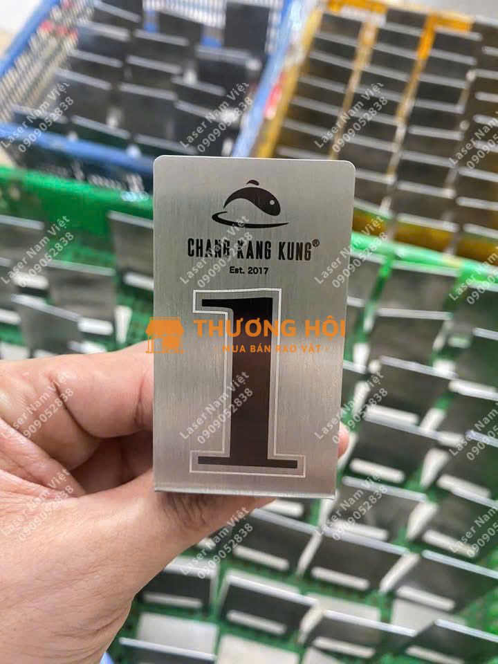 NHẬN SẢN XUẤT – CẮT KHẮC LASER SỐ THỨ TỰ – THẺ BÀN – BẢNG ĐẶT CHỖ - LASER NAM VIỆT