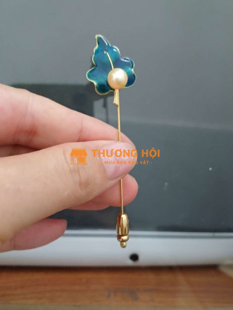 Gim cài áo đính ngọc trai Akoya ánh vàng 7li.