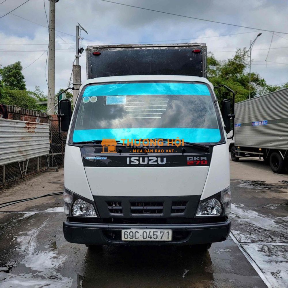 ISUZU QKR270 tải 2t2 thùng 4m4 đời 2018 Sàn inox
