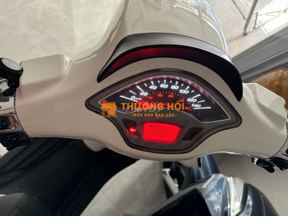 E cần bán vespa125 sx2023 đký 2024