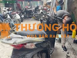 Cần 1 bạn dọn xe cho cửa hàng xe máy cũ