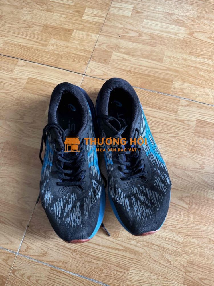 giày chạy bộ asic siêu êm