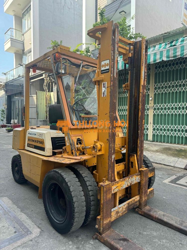KOMATSU 2.0 TẤN, MÁY DẦU. STD.
