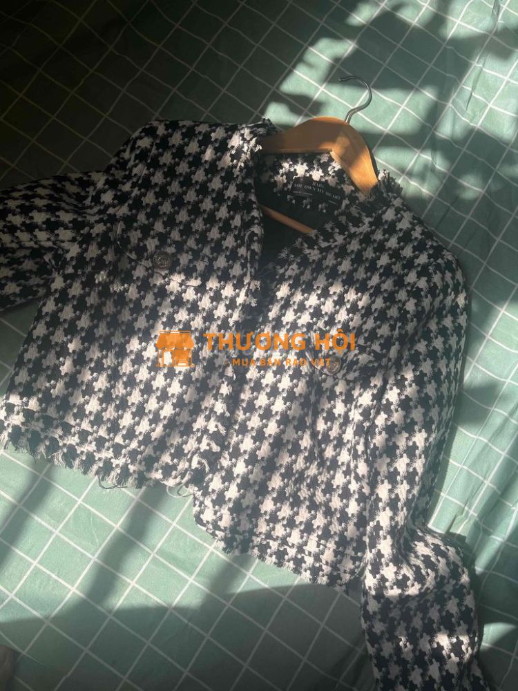 tweed Tí ngoan