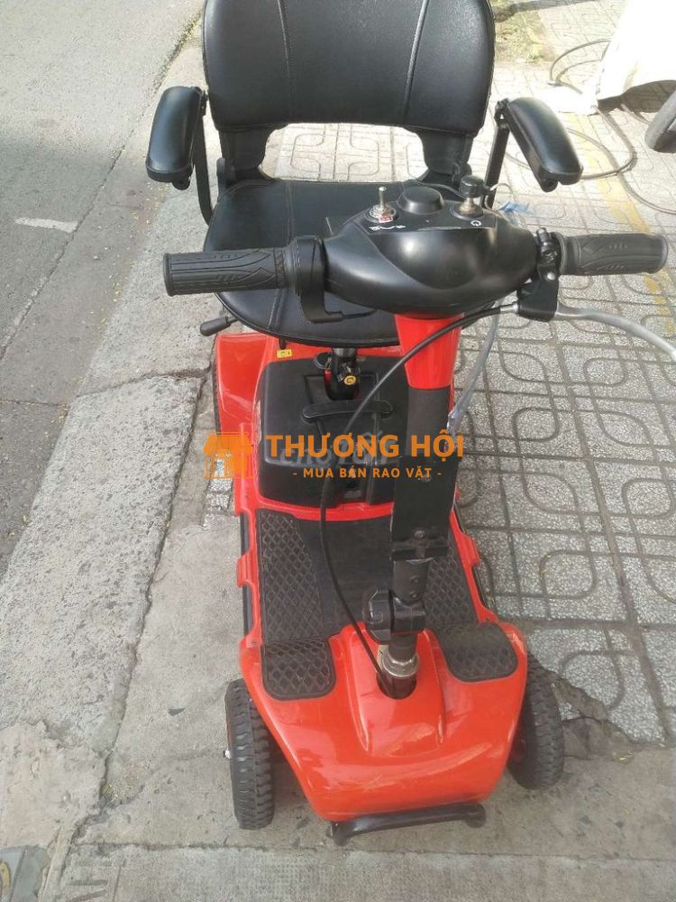 Xe điện của người già