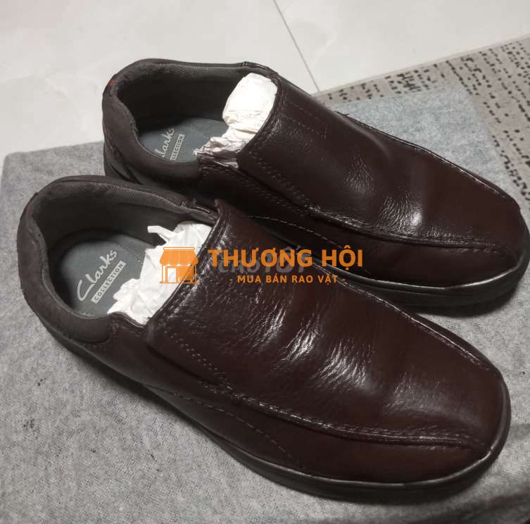 Giày da Clarks, Anh Quốc