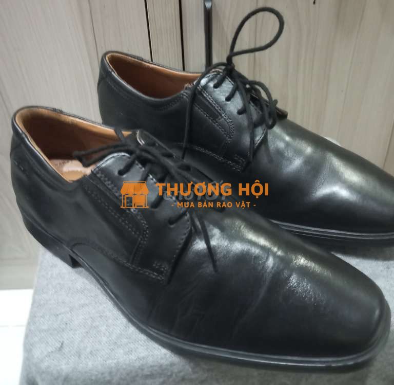 Giày da công sở Clarks