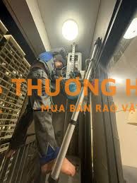 Tuyển 2 thợ phụ vừa học vừa làm