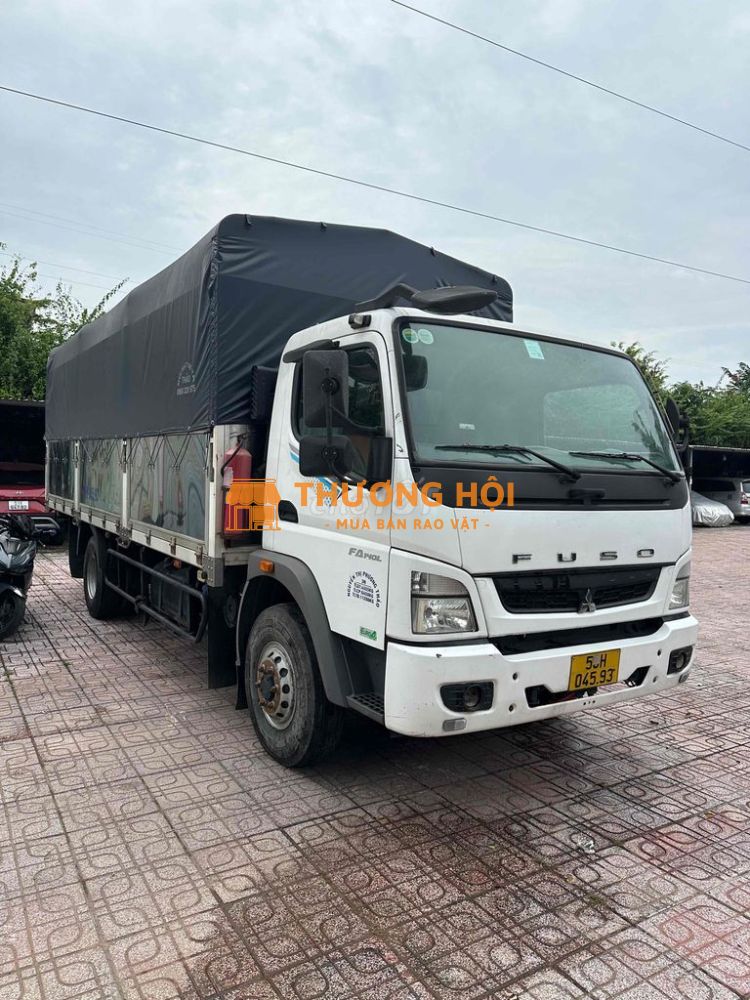 Fuso 6,45t cuoi 2020 thùng 6,2m xe zin chat mL
