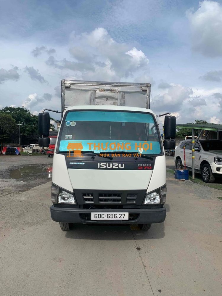 isuzu 1,990 kg đời 2018 máy lạnh