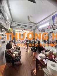 Tuyển thợ nam/nữ phụ gội đầu làm móng phụ tóc nữ tiệm Q.10
