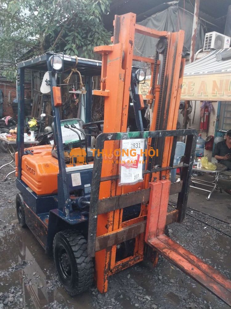 Toyota 1t may xang hang bay