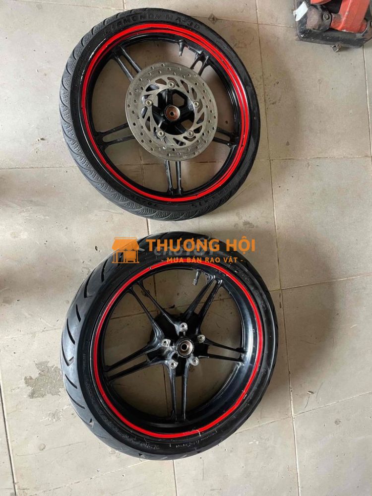 1 cặp còn như mới