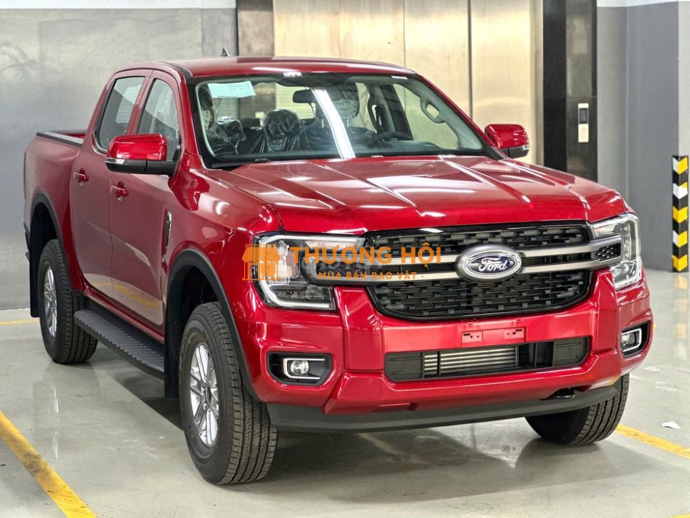 Ford Ranger 25 XLS-màu đỏ new nhiều ưu đãi-xe sẵn