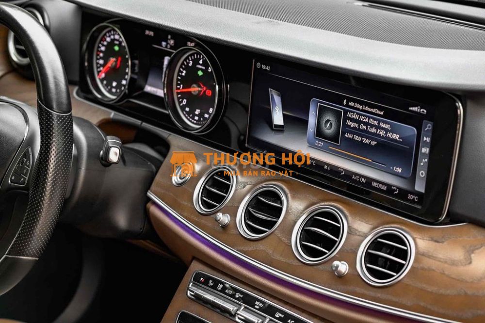 E200 Model 2019 màu đen nội thất cá nhân 1 chủ đep