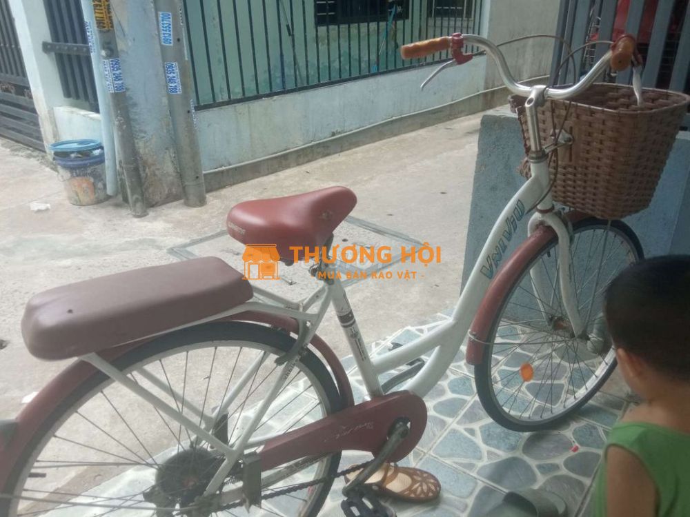 Xe đạp cho học sinh đi học, màu nâu trắng rất xinh