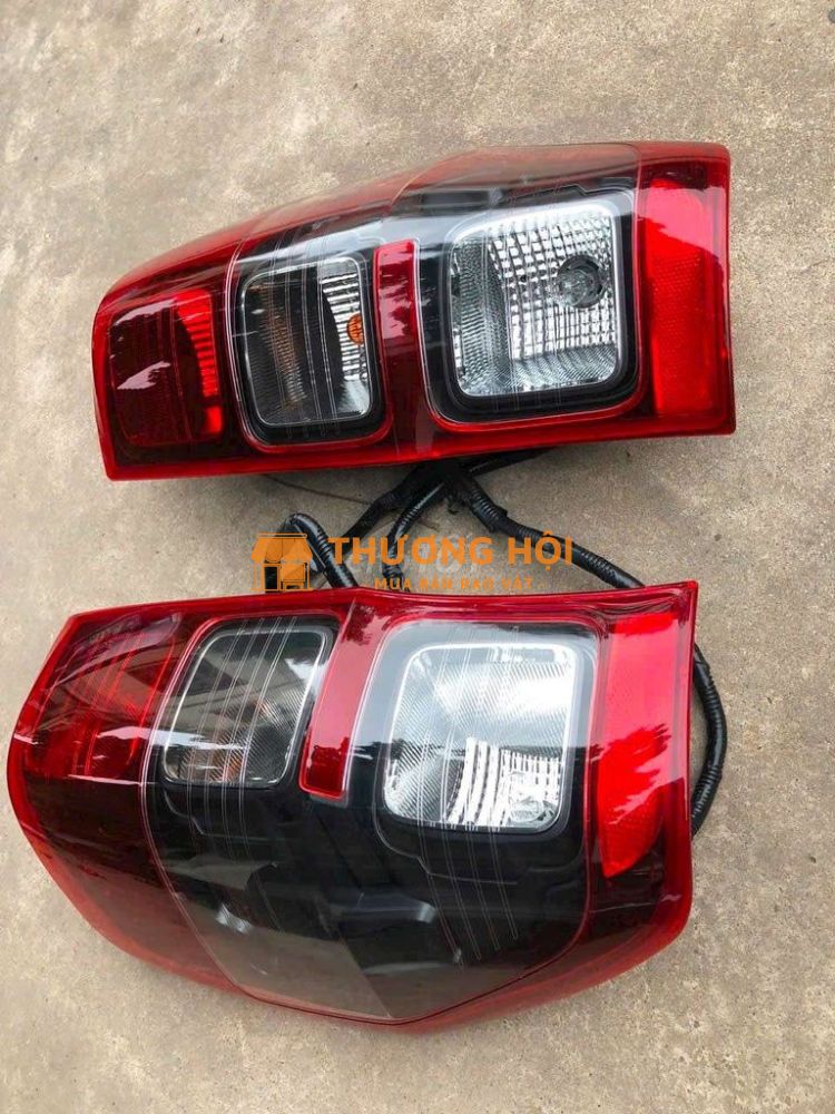 Đèn hậu pho bán tải
