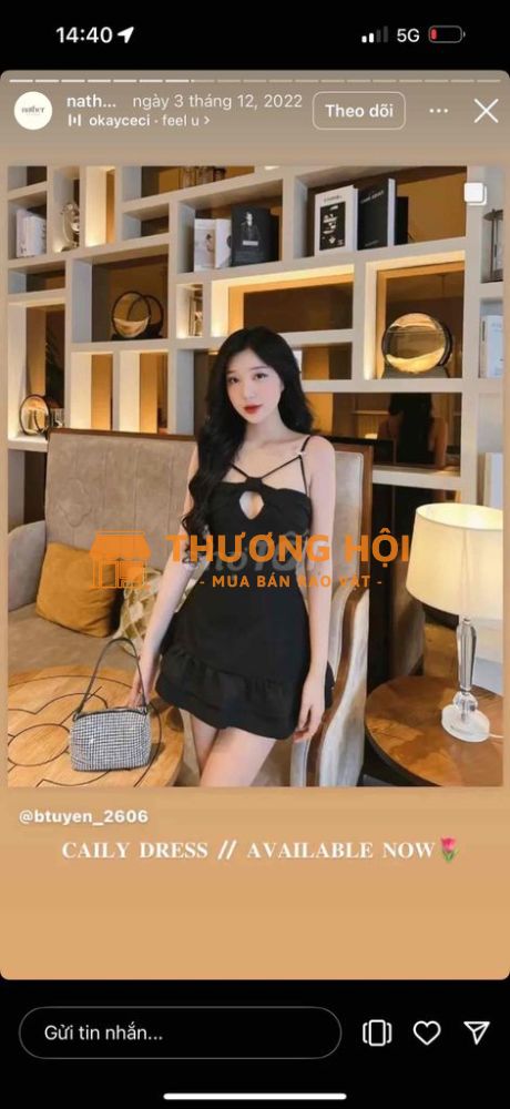Váy đen cổ yếm, thiết kế cá tính