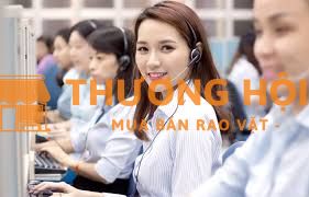 Nhân viên tư vấn khách hàng