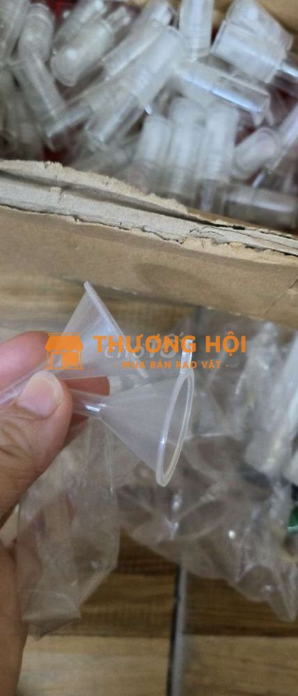 Thanh lý bộ chiết nước hoa khoảng 40 chai