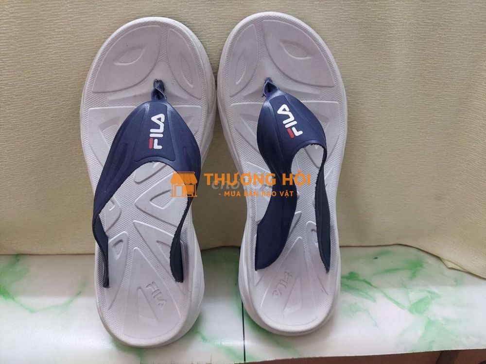 Dép quay kẹp hiệu FILA & Giầy đá banh