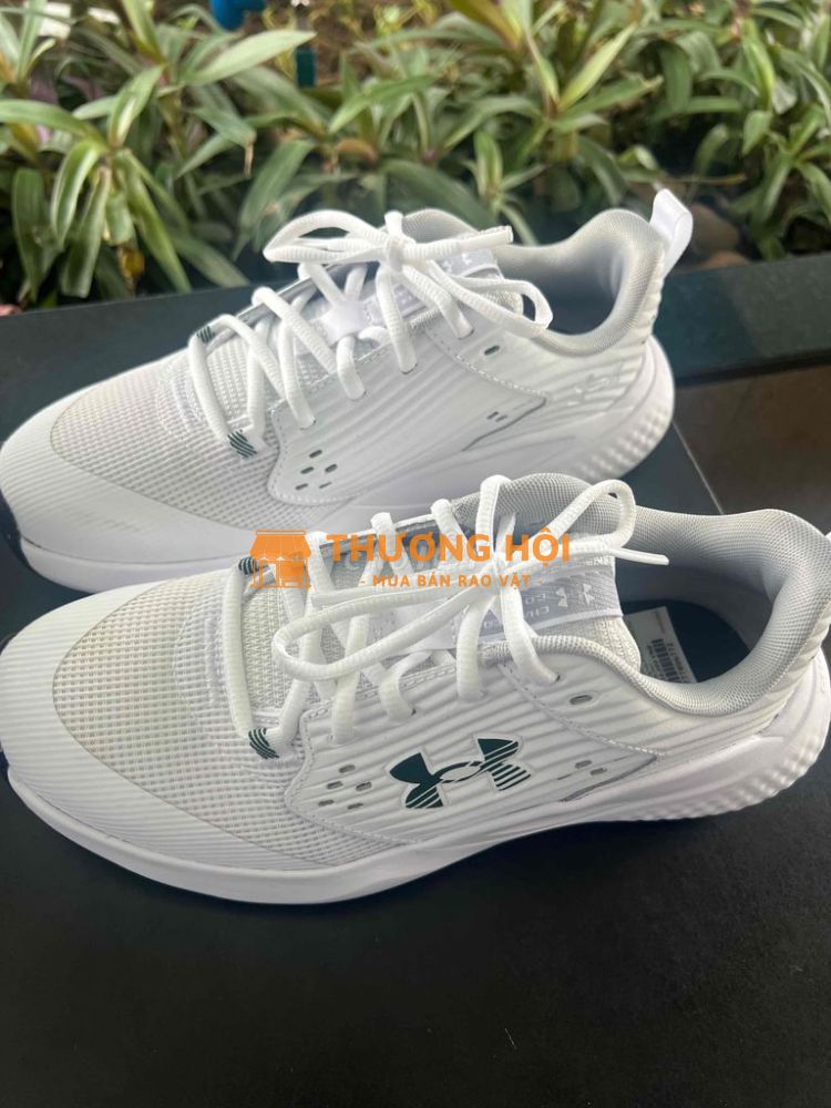 Giày Tập Luyện Under Armour, size 40 nam, mới 99%