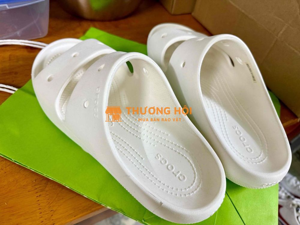 Crocs Classic V2 M7W9 (size 39-40)
