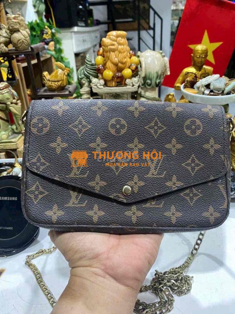 Túi Cầm Tay Phối Dây Đeo Sang Trọng