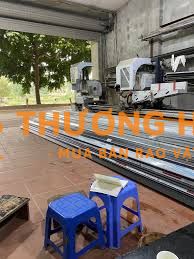 Cần tuyển thợ hoặc phụ đi làm nhôm kính