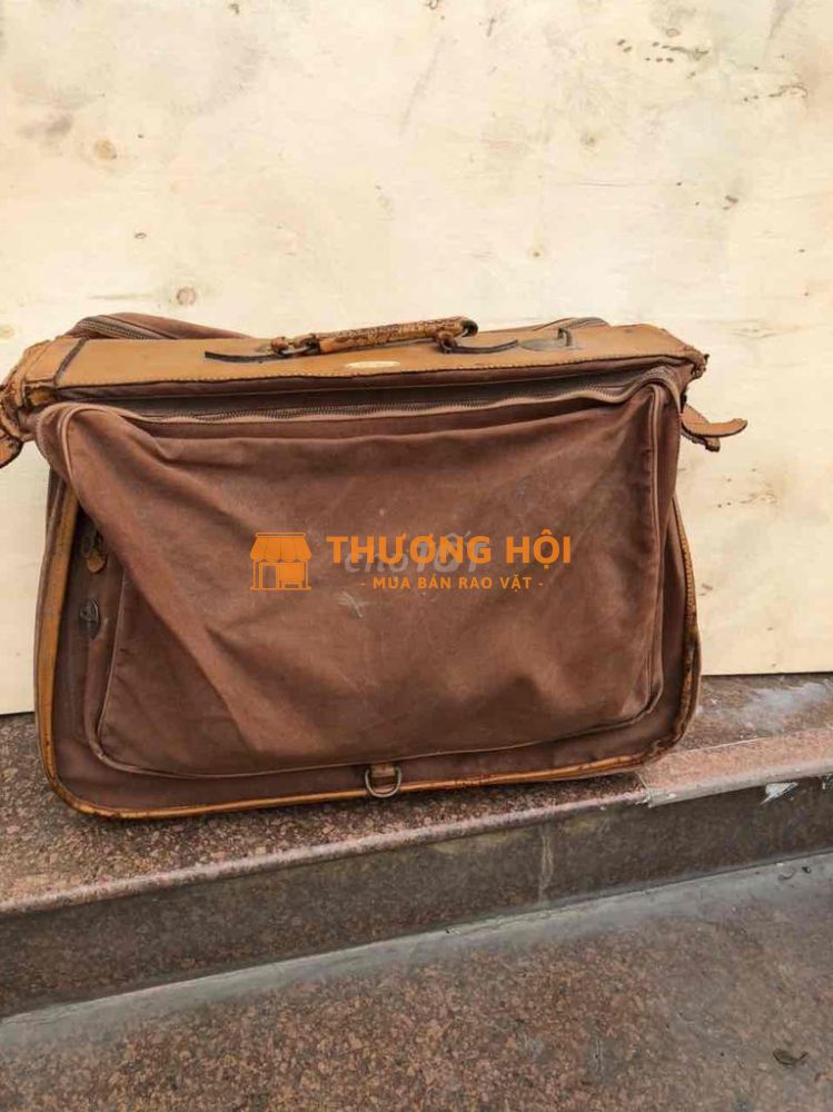Bán cái Vali Cỗ điển