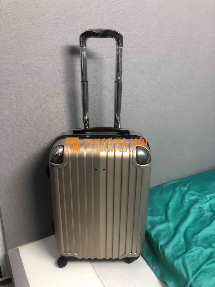 Bán cái vali xịn