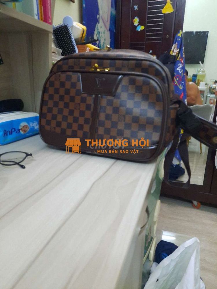 túi xách , đeo lv mới 100%