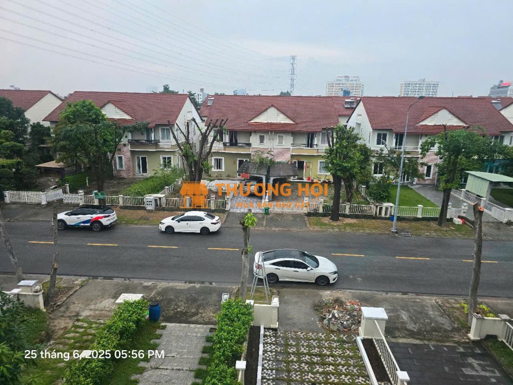 CHO THUÊ Biêt Thự Liên kế vườn 150m2 CAO CẤP Oasis 2