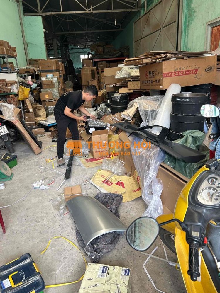 5 NVKD phụ tùng xe oto tại cổng chào Bình Dương