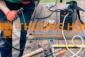 Thợ hàn và phụ cơ khí , biết hàn que , cắt mài