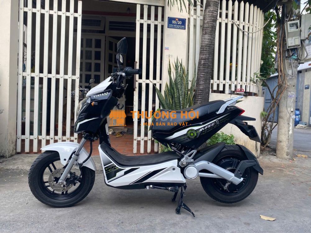 Xe máy điện Vinfast Impes trắng