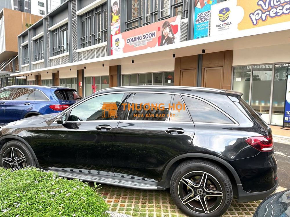 Mercedes Benz GLC 2020 300 4MATIC - Đen/Đen