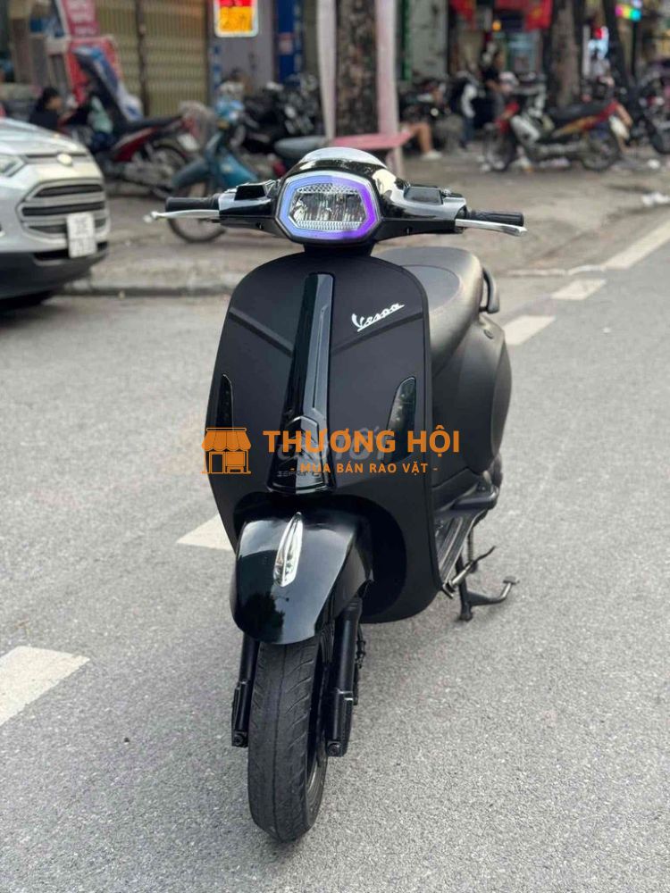 vespa đen nhám bình mới 100%