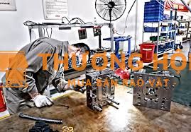 01 Kỹ Thuật Viên Bảo Trì khuôn