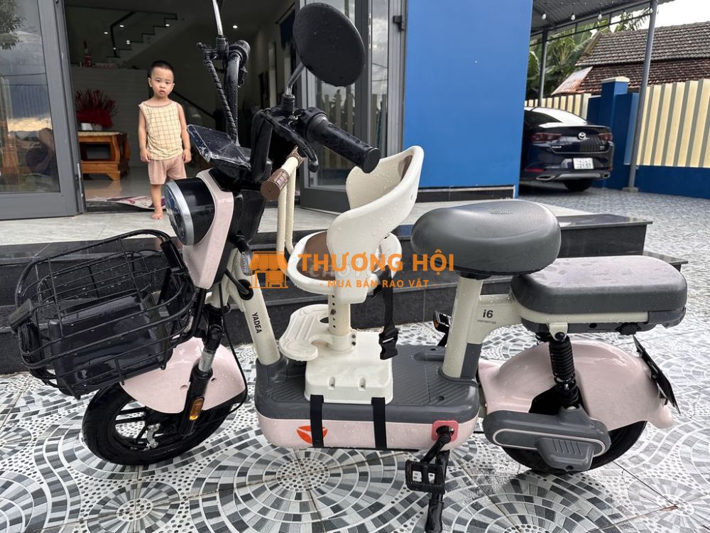 Cần bán xe Yadea i6 mới cứng còn bảo hành