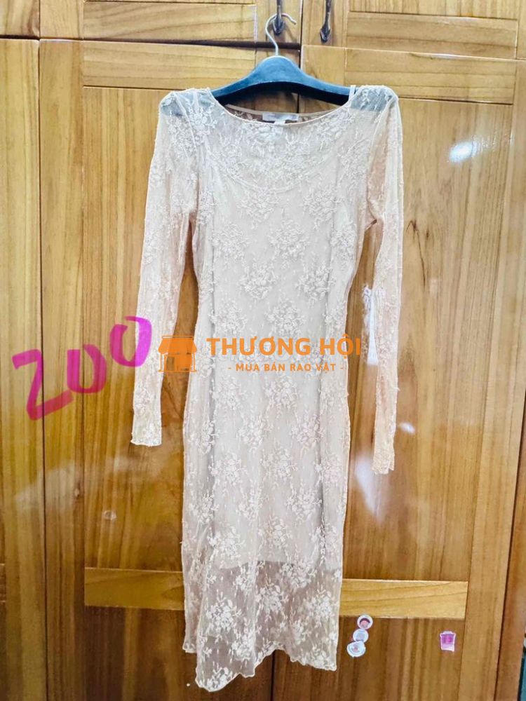 Váy liền F21 ren be tay dài