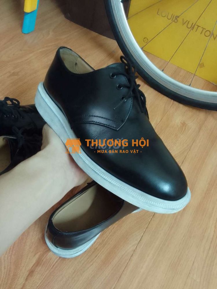 Thanh lý 2 đôi Dr Martens hịn