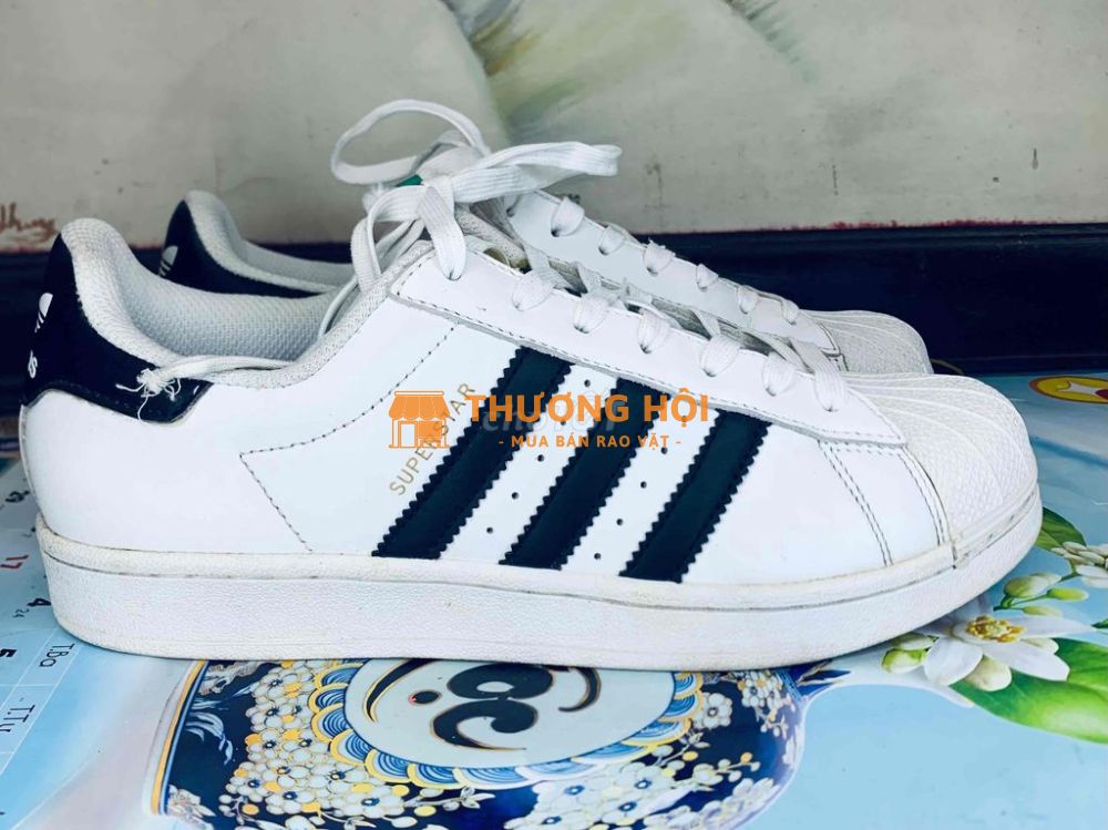Adidas C77124 cỡ 41 1/3 còn mới và đẹp