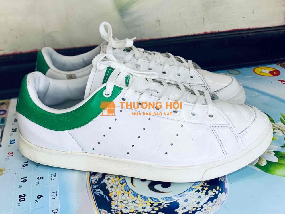 Adidas G33781 cỡ 44 ( chân 42-43 đi cũng đẹp )